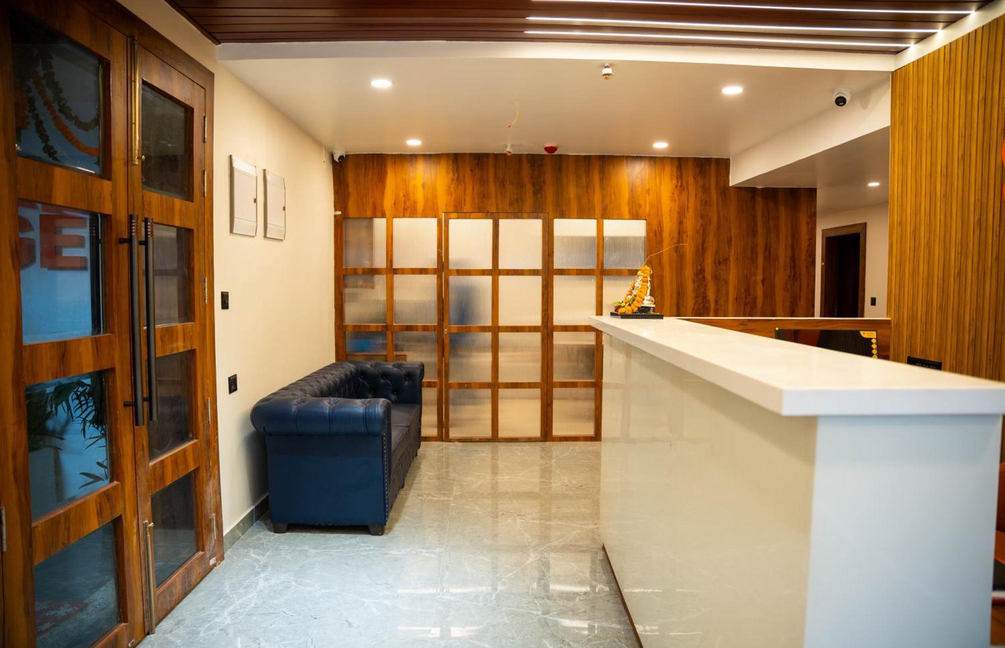 Hotel Orange 부바네스 외부 사진