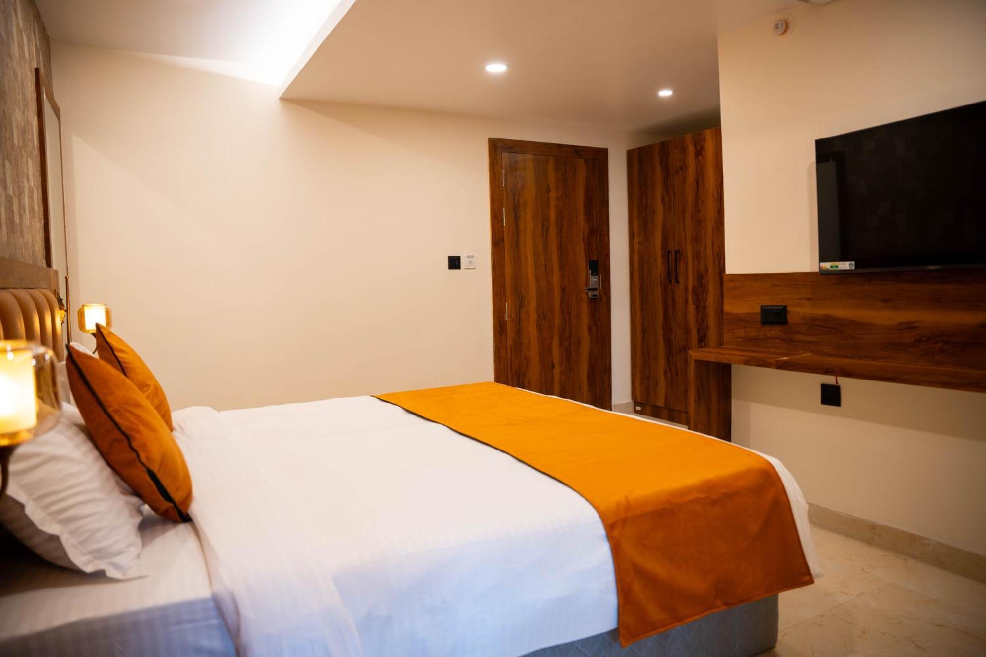 Hotel Orange 부바네스 외부 사진